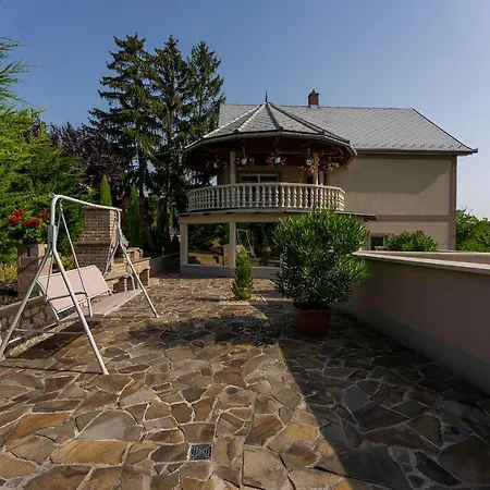 Belvarosi Nemes Apartmanhaz Szekszard Exterior photo