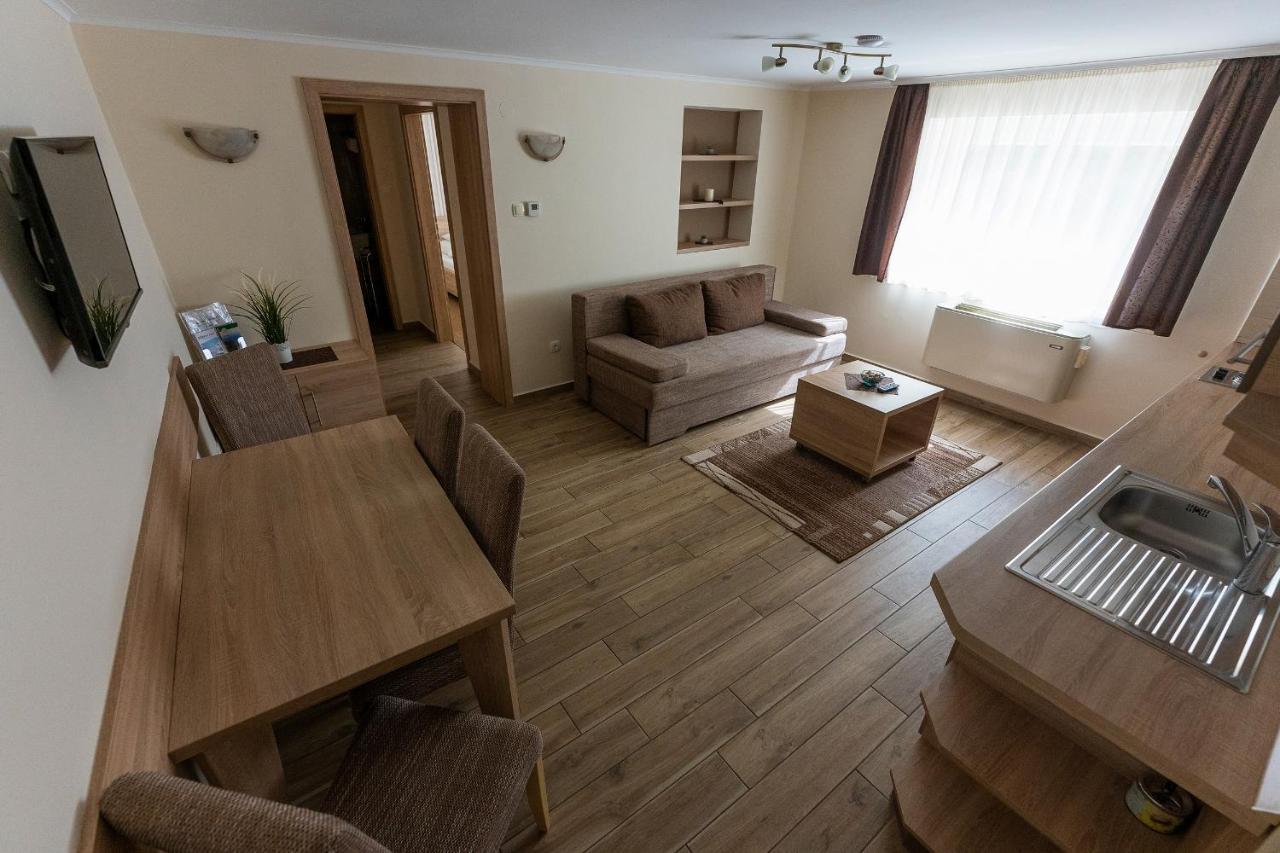Belvarosi Nemes Apartmanhaz Apartment Szekszard
