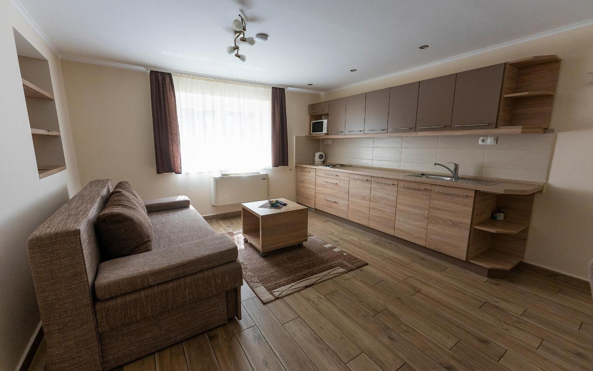 Apartment Belvarosi Nemes Apartmanhaz Szekszard
